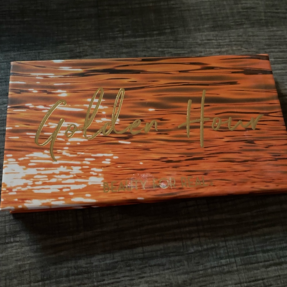 MAKEUP PALETTE